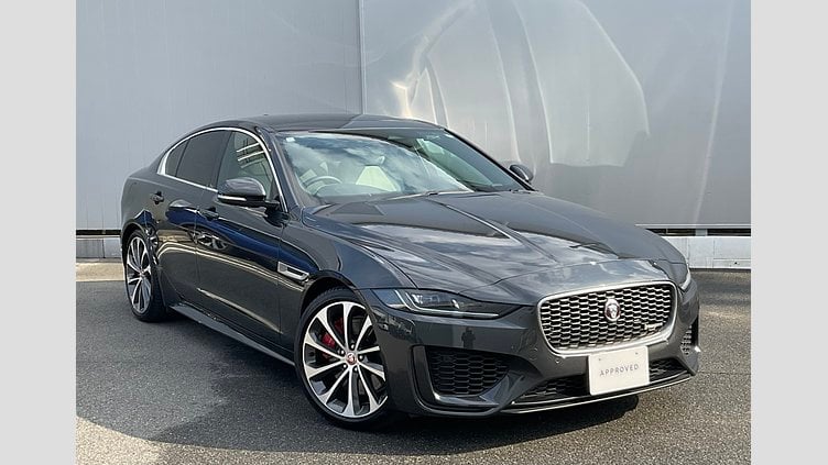 2023 認定中古車 Jaguar XE カルパチアングレー インジニウム2.0リッター4気筒250PSターボチャージドガソリンエンジン（オートマチック） RWD 4 door Saloon R-DYNAMIC SE