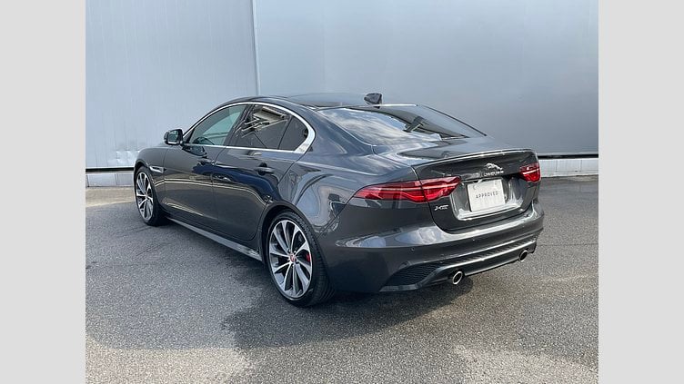 2023 認定中古車 Jaguar XE カルパチアングレー インジニウム2.0リッター4気筒250PSターボチャージドガソリンエンジン（オートマチック） RWD 4 door Saloon R-DYNAMIC SE