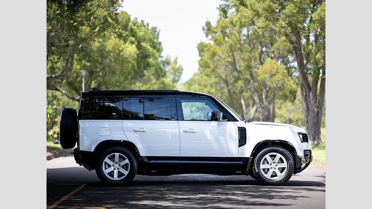 2023 Approved Land Rover Defender 110 Fuji White AWD Defender 110 D300 HSE X-Dynamic