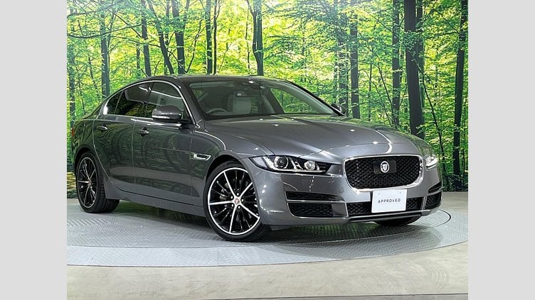 2015 認定中古車 Jaguar XE Corris Grey 2.0 i4 Petrol　Rear Wheel Drive プレステージ