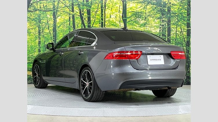 2015 認定中古車 Jaguar XE Corris Grey 2.0 i4 Petrol　Rear Wheel Drive プレステージ