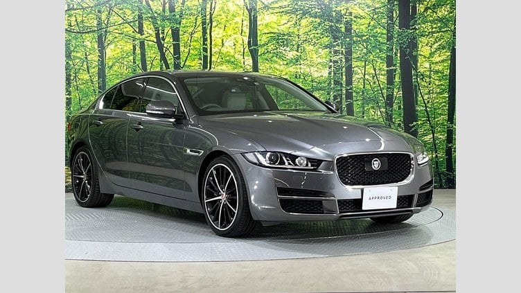 2015 認定中古車 Jaguar XE Corris Grey 2.0 i4 Petrol　Rear Wheel Drive プレステージ