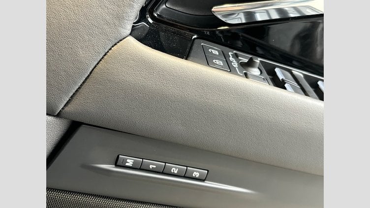 2024 認定中古車 Land Rover Range Rover Evoque トライベッカブルー P250（ガソリン） スタンダードホイールベース DYNAMIC HSE