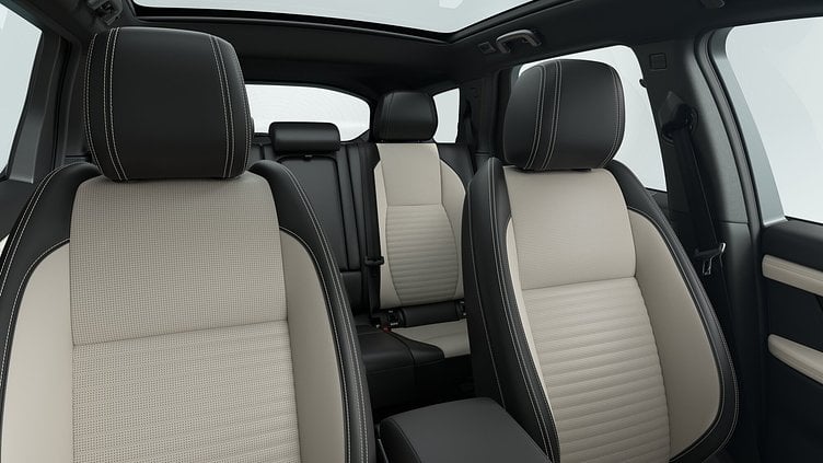 2024 NAUDOTI AUTOMOBILIAI Land Rover Discovery Sport Silicon Silver P300e Petrol Plug-in Hybrid Standard Wheelbase Dynamic HSE