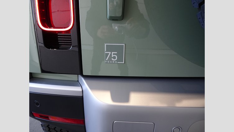 2023 認定中古車 Land Rover Defender 110 グラスミアグリーン D300 AWD（AT） 75TH LIMITED EDITION