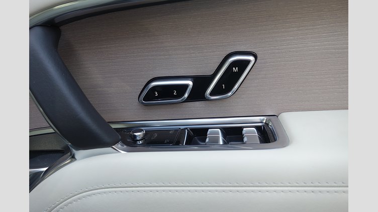 2024 認定中古車 Land Rover Range Rover ベルグレイヴィアグリーン P550 AWD PHEV（AT） スタンダードホイールベース Autobiography