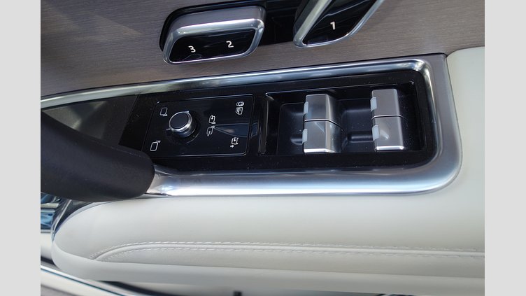 2024 認定中古車 Land Rover Range Rover ベルグレイヴィアグリーン P550 AWD PHEV（AT） スタンダードホイールベース Autobiography