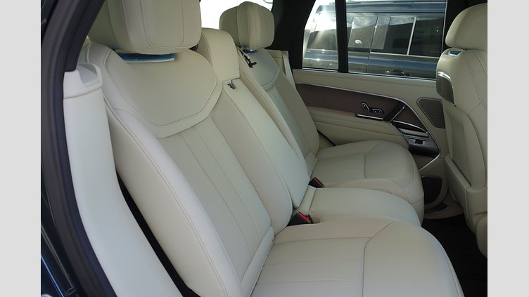 2024 認定中古車 Land Rover Range Rover ベルグレイヴィアグリーン P550 AWD PHEV（AT） スタンダードホイールベース Autobiography