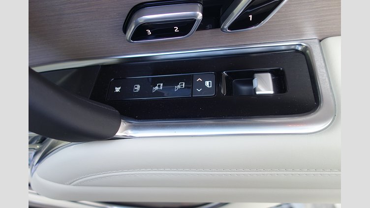 2024 認定中古車 Land Rover Range Rover ベルグレイヴィアグリーン P550 AWD PHEV（AT） スタンダードホイールベース Autobiography