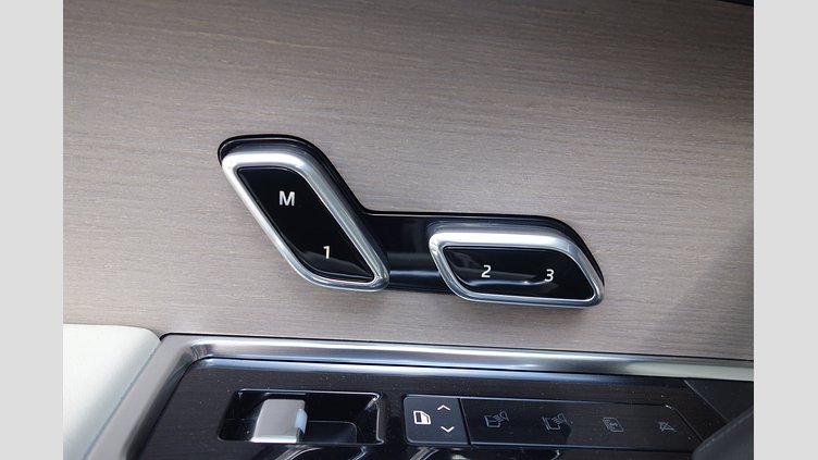 2024 認定中古車 Land Rover Range Rover ベルグレイヴィアグリーン P550 AWD PHEV（AT） スタンダードホイールベース Autobiography