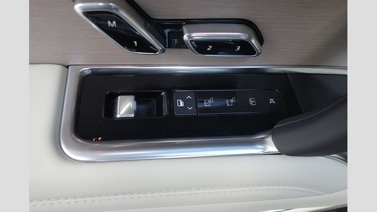 2024 認定中古車 Land Rover Range Rover ベルグレイヴィアグリーン P550 AWD PHEV（AT） スタンダードホイールベース Autobiography