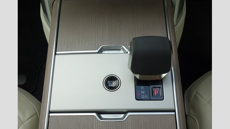 2024 認定中古車 Land Rover Range Rover ベルグレイヴィアグリーン P550 AWD PHEV（AT） スタンダードホイールベース Autobiography