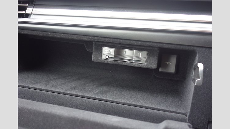 2024 認定中古車 Land Rover Range Rover ベルグレイヴィアグリーン P550 AWD PHEV（AT） スタンダードホイールベース Autobiography