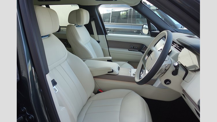 2024 認定中古車 Land Rover Range Rover ベルグレイヴィアグリーン P550 AWD PHEV（AT） スタンダードホイールベース Autobiography