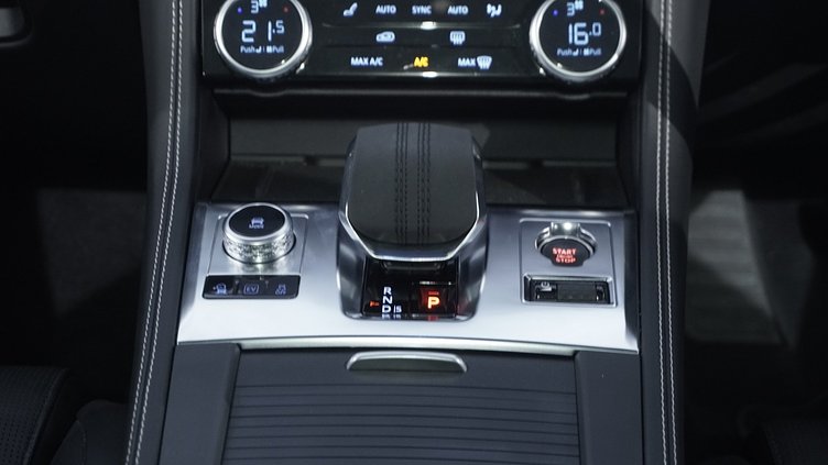 2022 Approved Jaguar F-Pace WHITE P400e R-Dynamic HSE