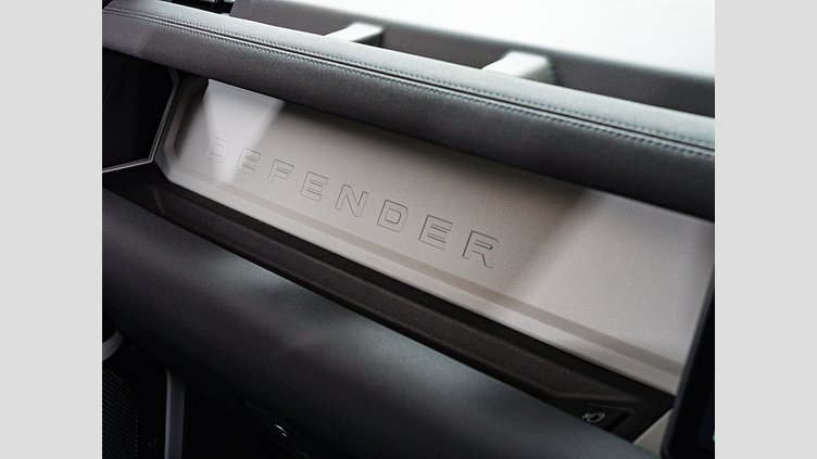 2023 認定中古車 Land Rover Defender 110 フジホワイト D300 AWD（AT） X-DYNAMIC SE