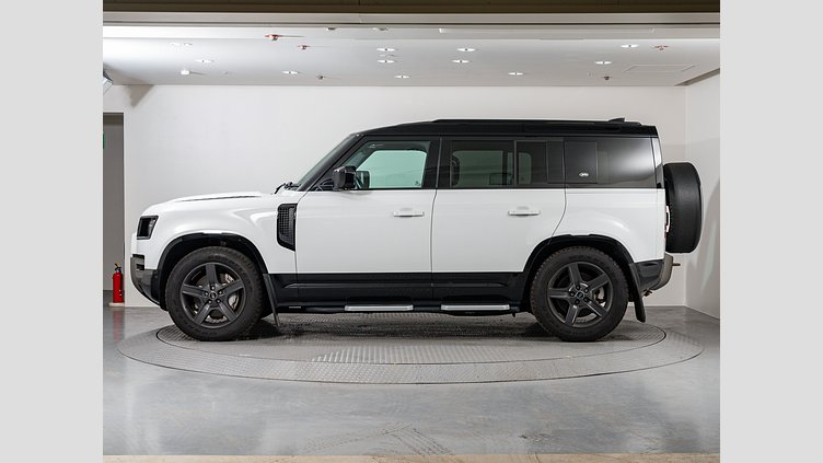 2023 認定中古車 Land Rover Defender 110 フジホワイト D300 AWD（AT） X-DYNAMIC SE