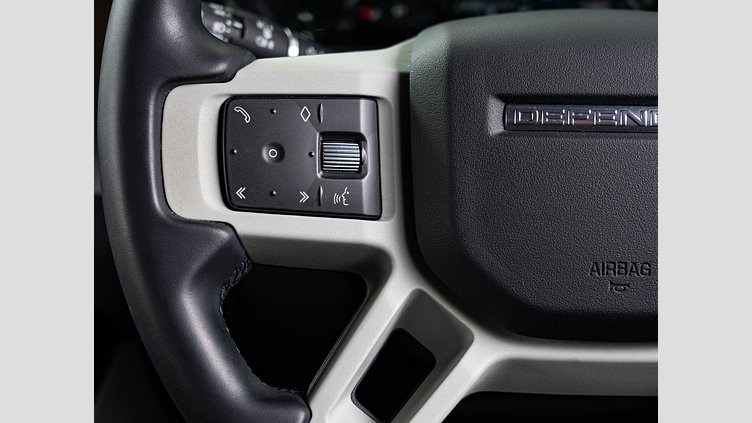 2023 認定中古車 Land Rover Defender 110 フジホワイト D300 AWD（AT） X-DYNAMIC SE