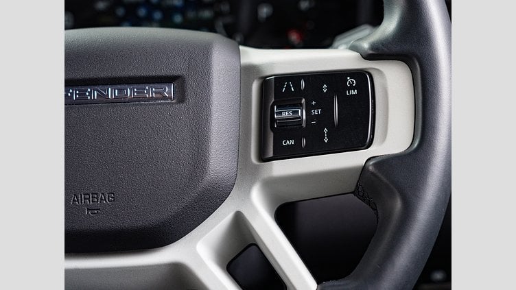 2023 認定中古車 Land Rover Defender 110 フジホワイト D300 AWD（AT） X-DYNAMIC SE