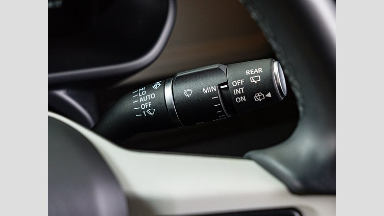 2023 認定中古車 Land Rover Defender 110 フジホワイト D300 AWD（AT） X-DYNAMIC SE