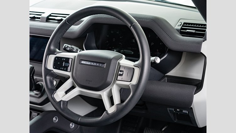 2023 認定中古車 Land Rover Defender 110 フジホワイト D300 AWD（AT） X-DYNAMIC SE