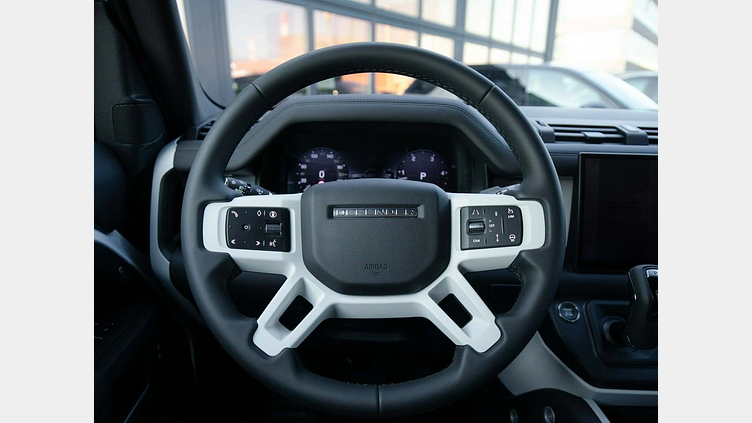 2025 Używany Land Rover Defender 110 Fuji White D200 Diesel MHEV X-Dynamic SE