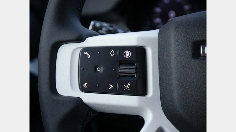 2025 Używany Land Rover Defender 110 Fuji White D200 Diesel MHEV X-Dynamic SE