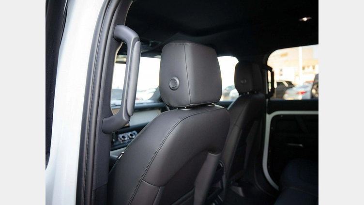 2025 Używany Land Rover Defender 110 Fuji White D200 Diesel MHEV X-Dynamic SE