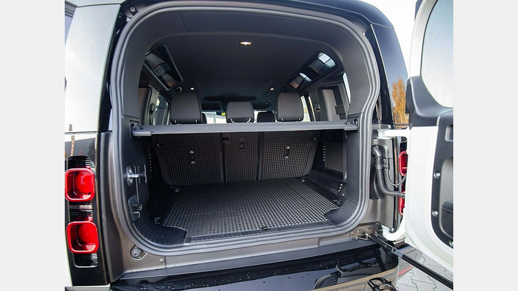 2025 Używany Land Rover Defender 110 Fuji White D200 Diesel MHEV X-Dynamic SE