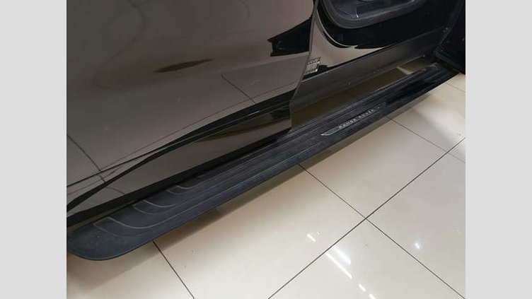 2023 認定中古車 Land Rover Range Rover Sport サントリーニブラック 3.0リッター6気筒300PSターボチャージドディーゼルMHEV（オートマチック） DYNAMIC HSE