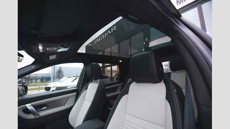 2025 Używany Land Rover Discovery Sport Santorini Black D200 Diesel MHEV Standardowy rozstaw osi Dynamic SE