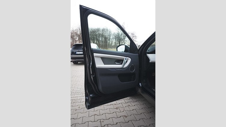 2025 Używany Land Rover Discovery Sport Santorini Black D200 Diesel MHEV Standardowy rozstaw osi Dynamic SE