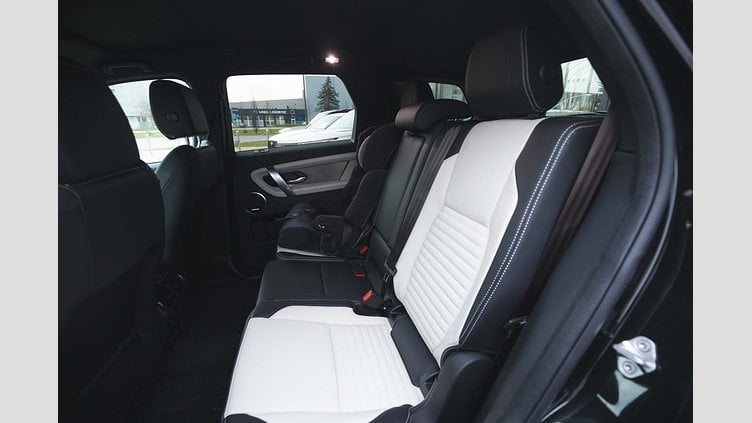 2025 Używany Land Rover Discovery Sport Santorini Black D200 Diesel MHEV Standardowy rozstaw osi Dynamic SE