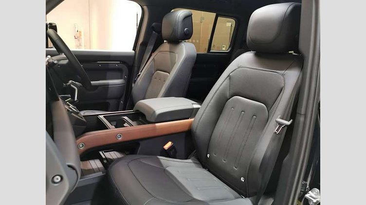 2023 認定中古車 Land Rover Defender 130 サントリーニブラック D300 AWD AUTOMATIC MHEV X