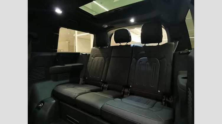 2023 認定中古車 Land Rover Defender 130 サントリーニブラック D300 AWD AUTOMATIC MHEV X