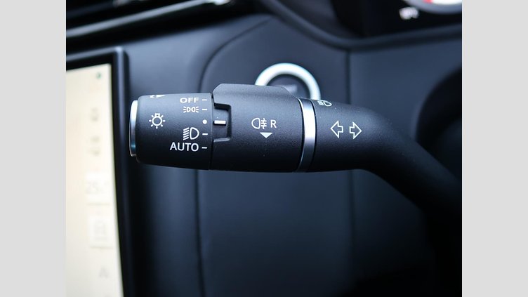 2024 認定中古車 Land Rover Range Rover Velar カルパチアングレイ D200マイルドハイブリッド（ディーゼル） Standard Wheelbase Dynamic SE