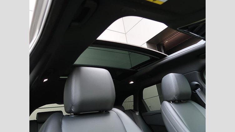 2024 認定中古車 Land Rover Range Rover Velar カルパチアングレイ D200マイルドハイブリッド（ディーゼル） Standard Wheelbase Dynamic SE