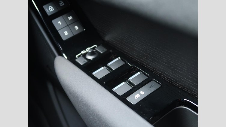 2024 認定中古車 Land Rover Range Rover Velar カルパチアングレイ D200マイルドハイブリッド（ディーゼル） Standard Wheelbase Dynamic SE