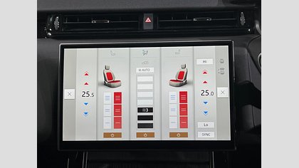 Range Rover Velar 14