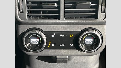 Range Rover Velar 13