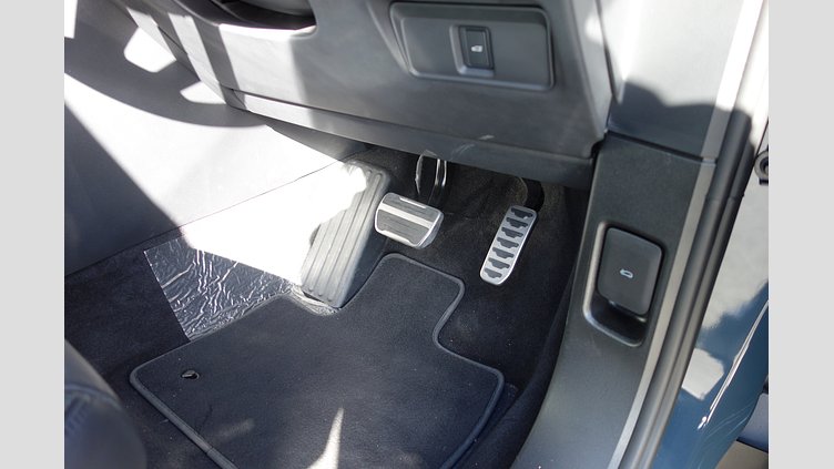 2024 認定中古車 Land Rover Range Rover Evoque トライベッカブルー P250（ガソリン） スタンダードホイールベース DYNAMIC HSE