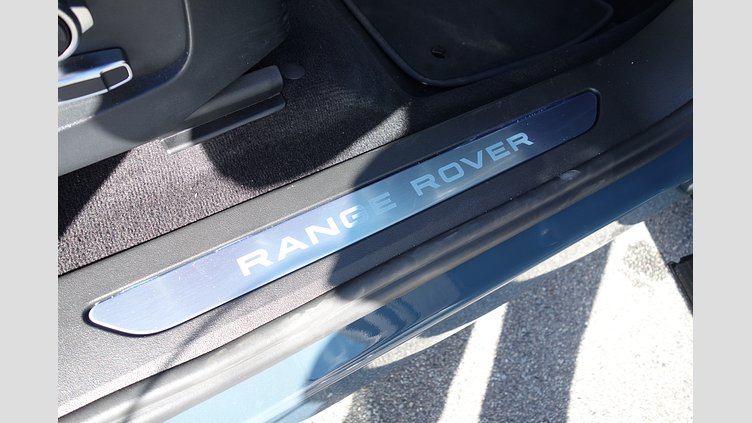 2024 認定中古車 Land Rover Range Rover Evoque トライベッカブルー P250（ガソリン） スタンダードホイールベース DYNAMIC HSE