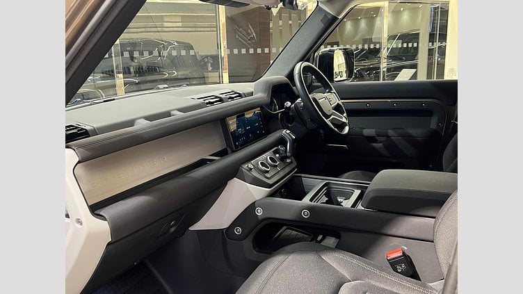 2021 認定中古車 Land Rover Defender 110 ゴンドワナストーン P300 AWD（AT） 110
