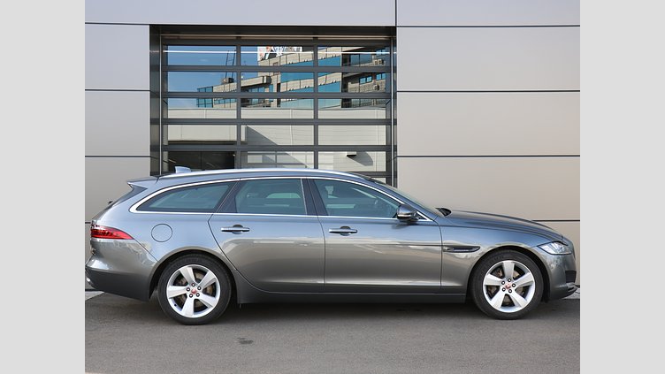 2018 認定中古車 Jaguar XF Corris Grey RWD XF Sportbrake 2.0Petrol 250PS RWD Prestige 250PS