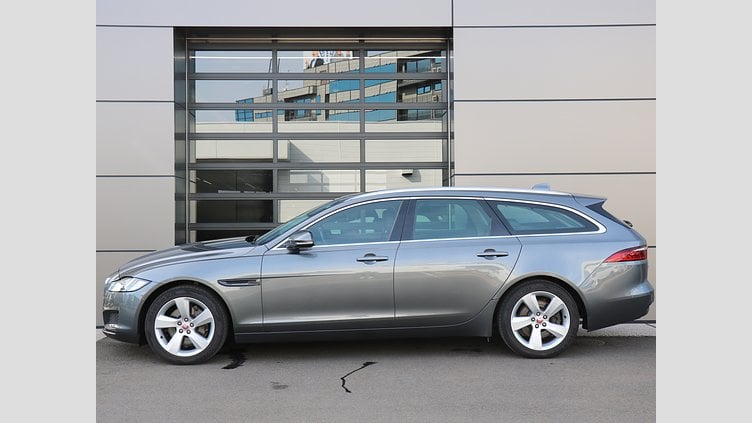 2018 認定中古車 Jaguar XF Corris Grey RWD XF Sportbrake 2.0Petrol 250PS RWD Prestige 250PS