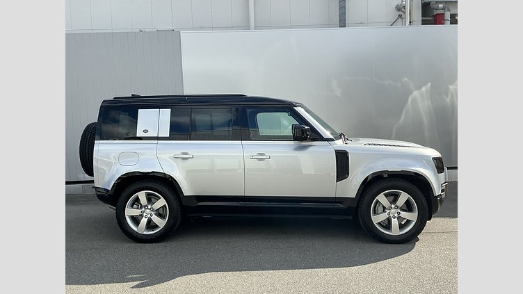 2024 認定中古車 Land Rover Defender 110 ハクバシルバー D300 AWD（AT） X-DYNAMIC HSE