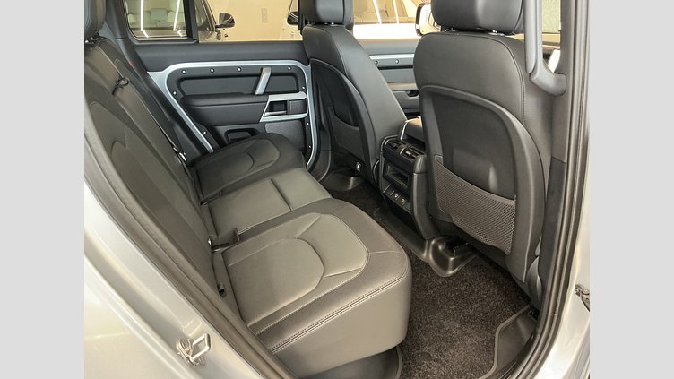 2024 認定中古車 Land Rover Defender 110 ハクバシルバー D300 AWD（AT） X-DYNAMIC HSE