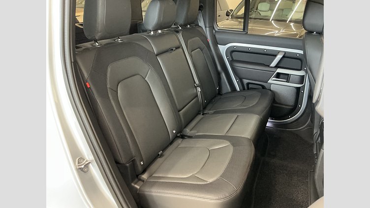2024 認定中古車 Land Rover Defender 110 ハクバシルバー D300 AWD（AT） X-DYNAMIC HSE