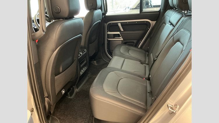 2024 認定中古車 Land Rover Defender 110 ハクバシルバー D300 AWD（AT） X-DYNAMIC HSE