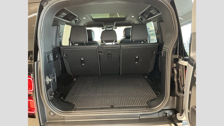 2024 認定中古車 Land Rover Defender 110 ハクバシルバー D300 AWD（AT） X-DYNAMIC HSE